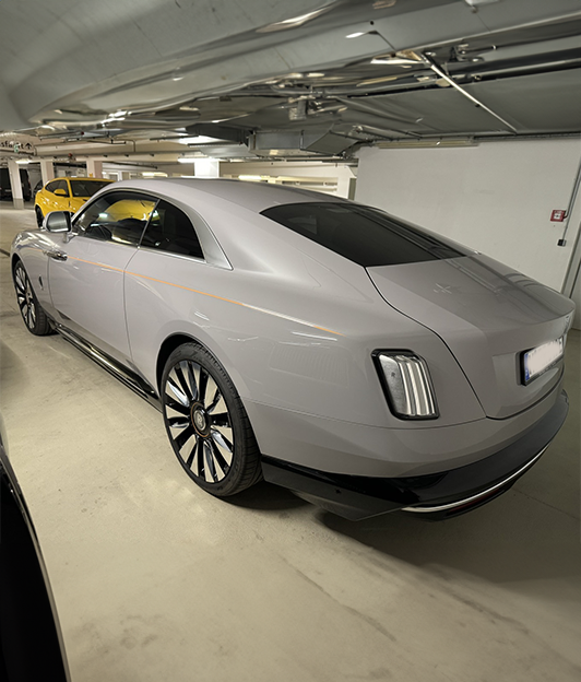 Rolls-Royce Spectre 6