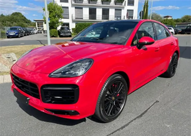 Porsche Cayenne Coupe GTS V8 Аренда автомобиля в Биаррице